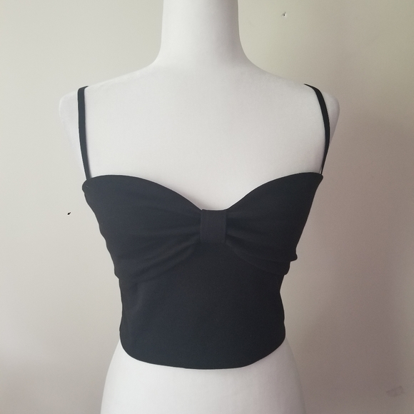 Victoria's Secret Tops - Victoria Secret top cropped spaghetti straps sz M